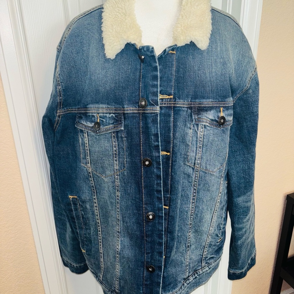Goodfellow & Co Blue Denim Jacket with Cream Collar